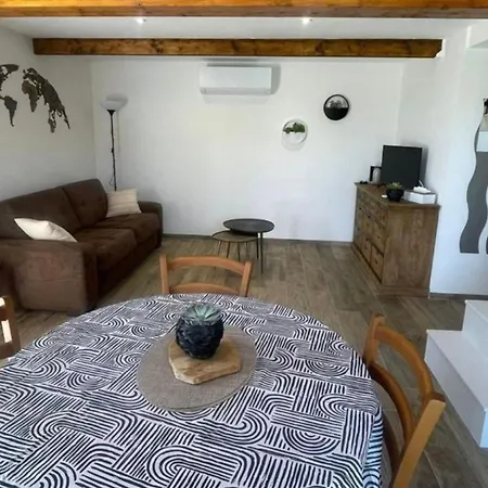Holiday home Le Refuge Des Vignes Lamonzie-Saint-Martin