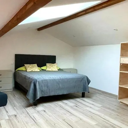 Holiday home Le Refuge Des Vignes